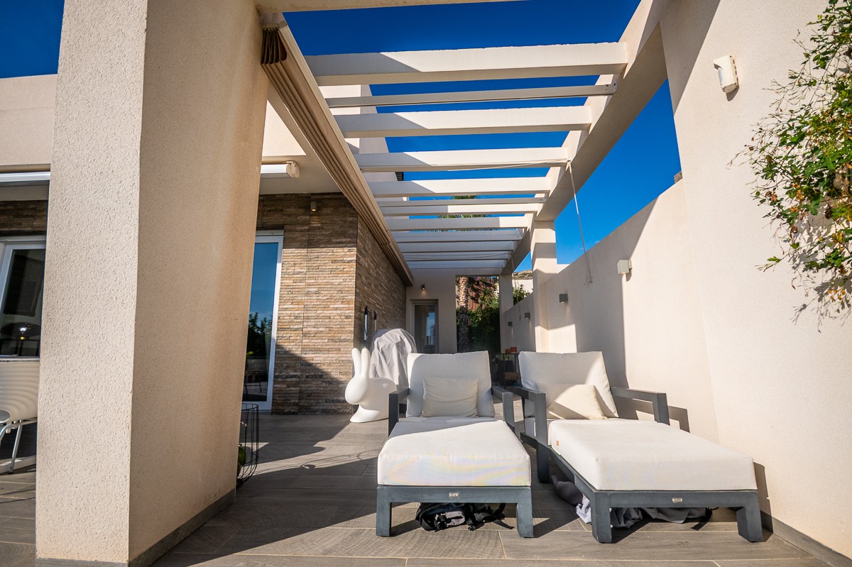 Villa for Sale in Algorfa, Alicante