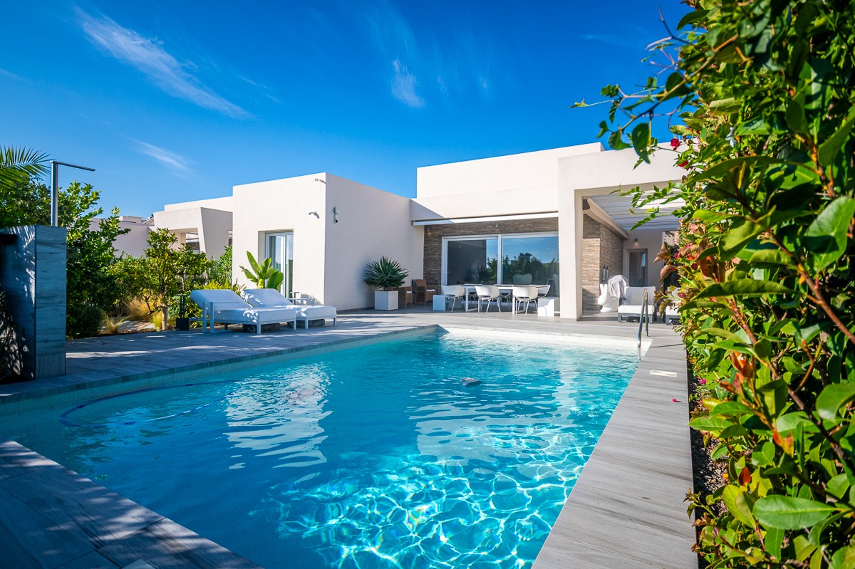 Villa for Sale in Algorfa, Alicante