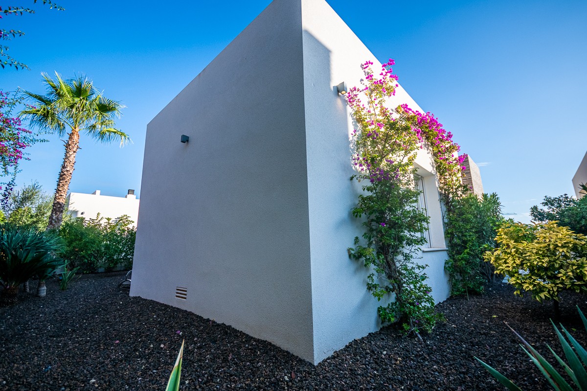 Villa for Sale in Algorfa, Alicante