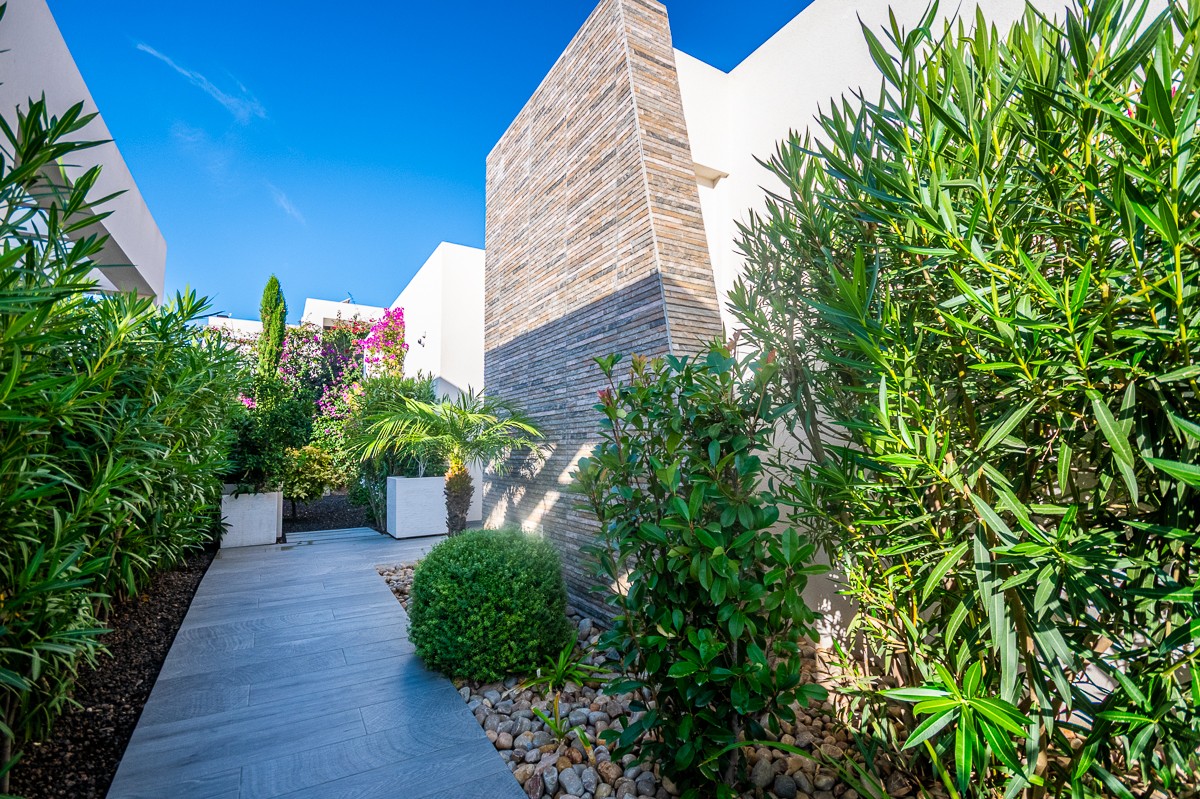 Villa for Sale in Algorfa, Alicante