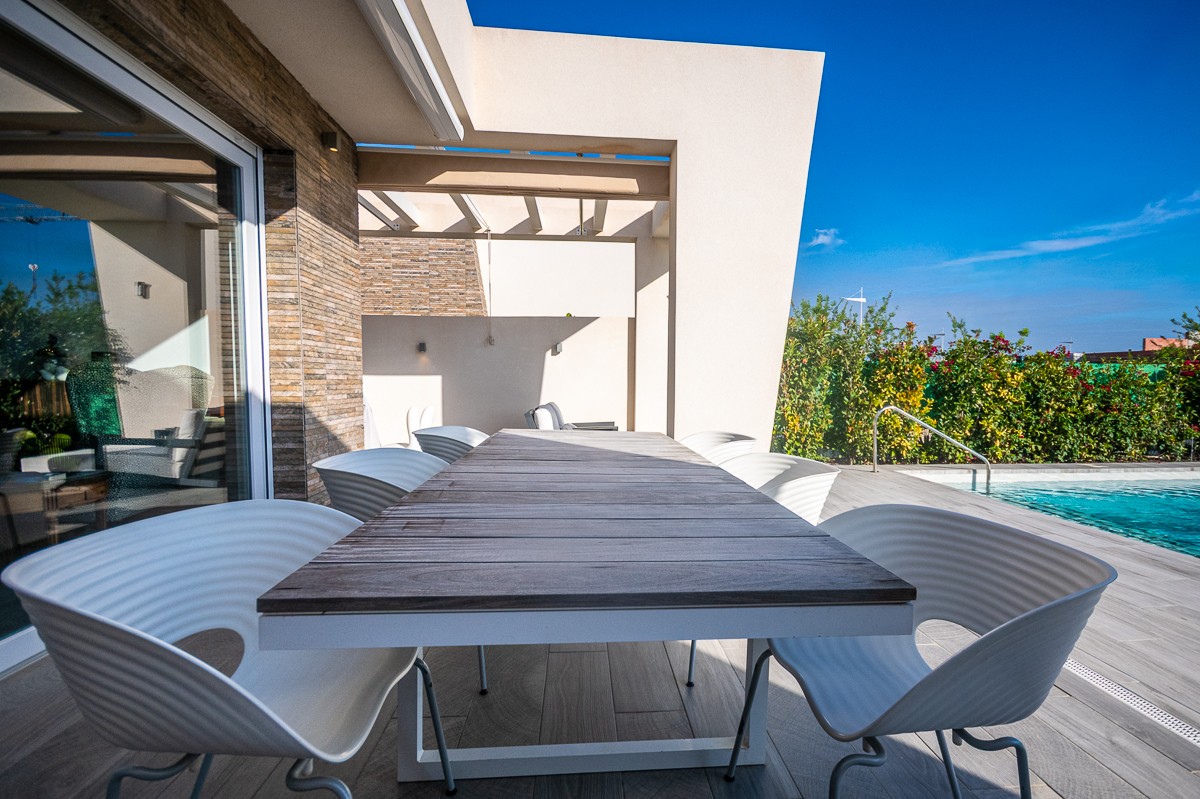 Villa for Sale in Algorfa, Alicante