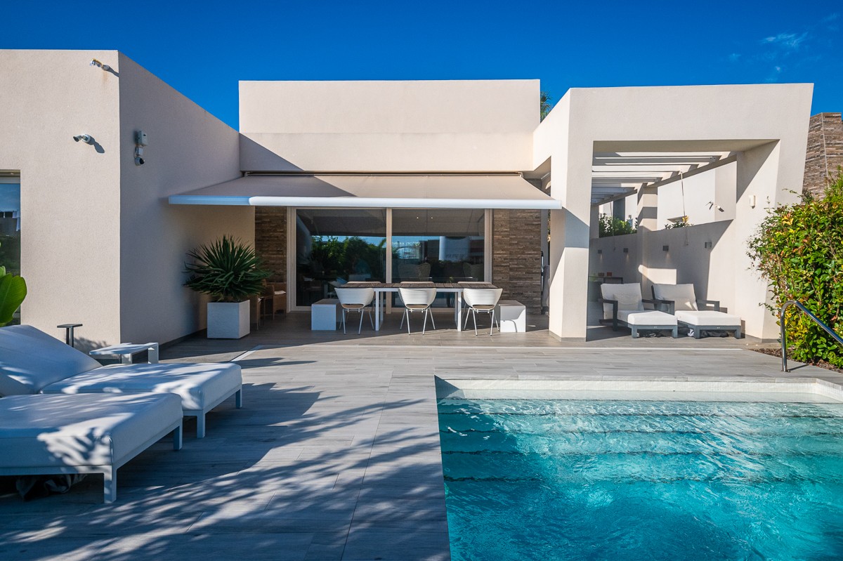 Villa for Sale in Algorfa, Alicante
