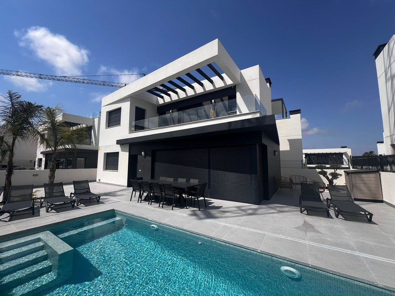 o_1j85oq0crvsq1237159k15ki13ev2k Villa for Sale in Algorfa, Alicante