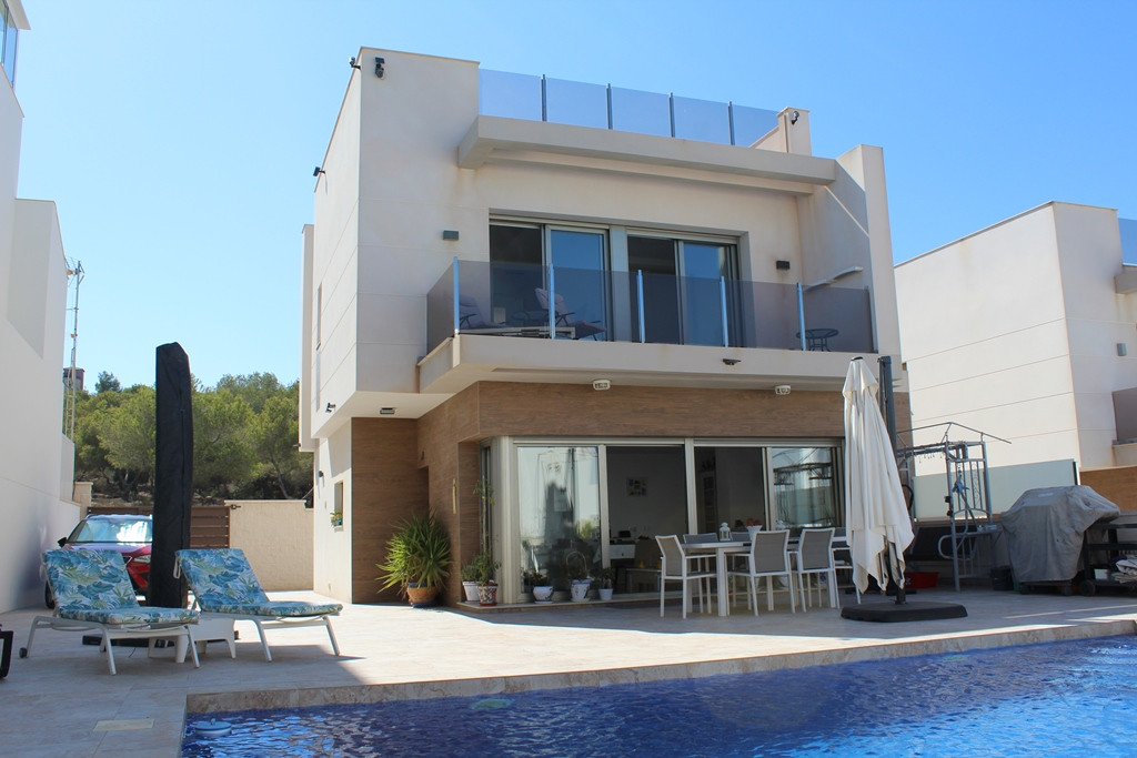 Villa for Sale in San Miguel de Salinas, Alicante