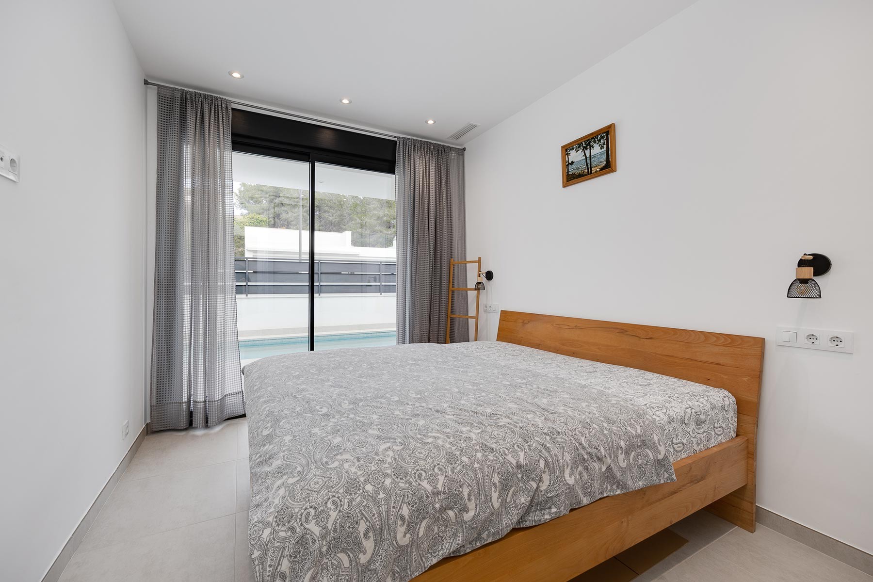 Villa for Sale in Pinar de Campoverde, Alicante