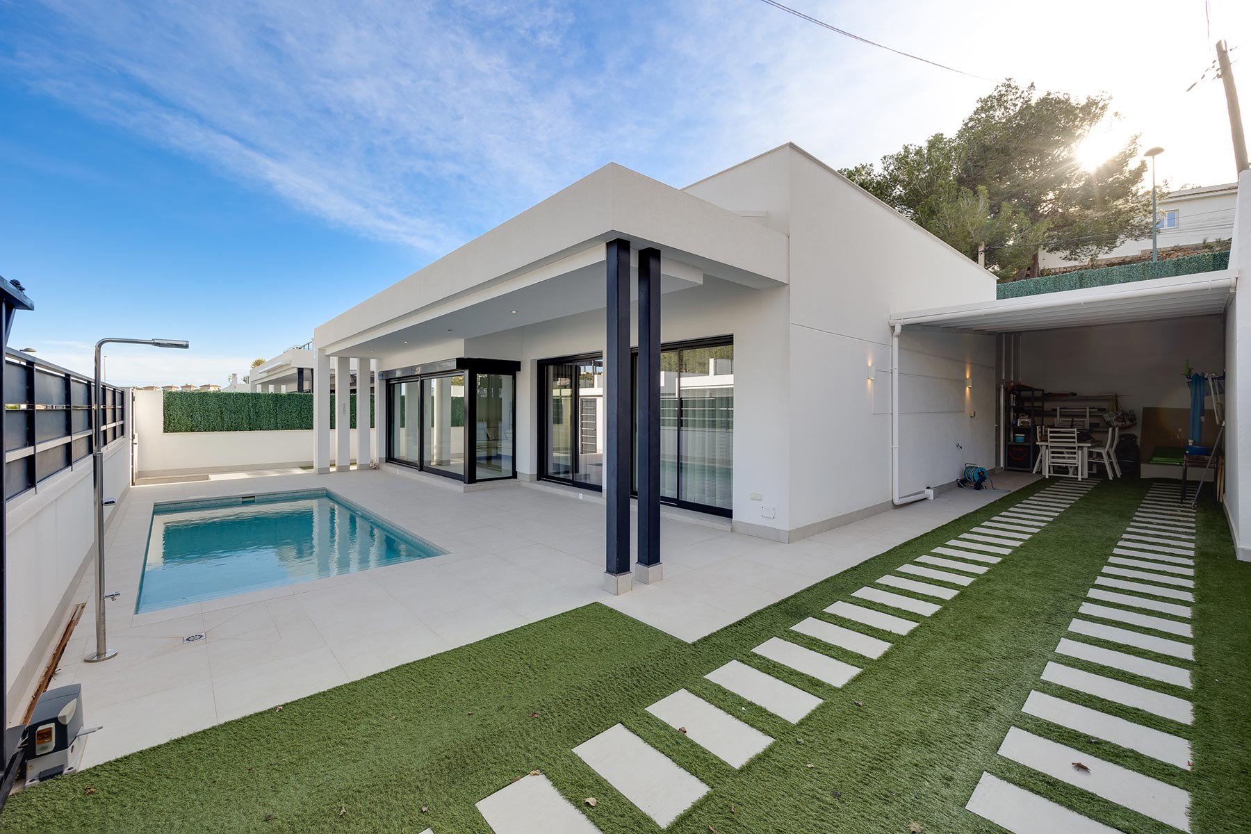 Villa for Sale in Pinar de Campoverde, Alicante