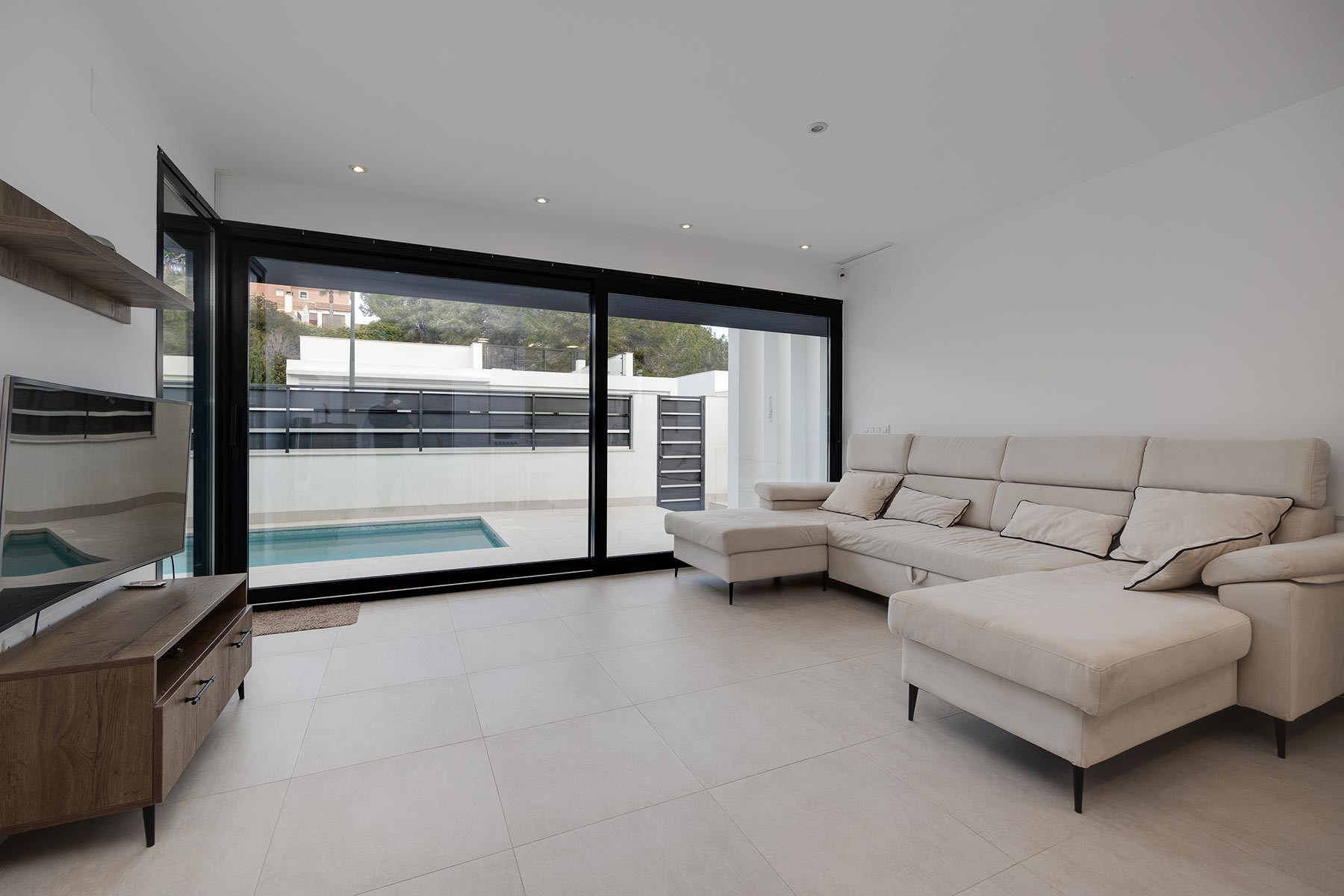 Villa for Sale in Pinar de Campoverde, Alicante