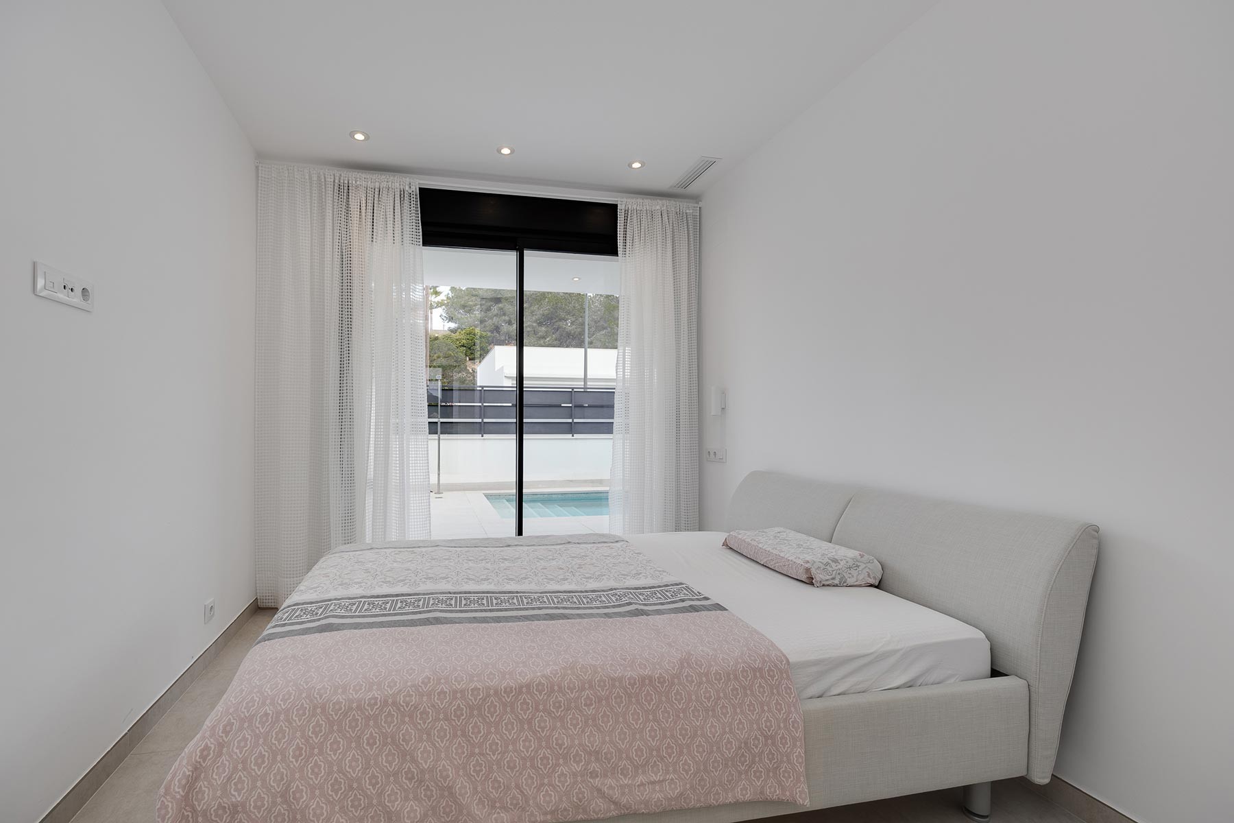 Villa for Sale in Pinar de Campoverde, Alicante