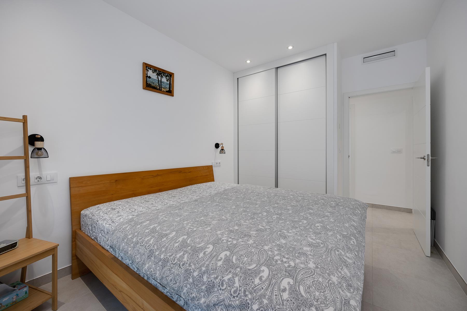 Villa for Sale in Pinar de Campoverde, Alicante
