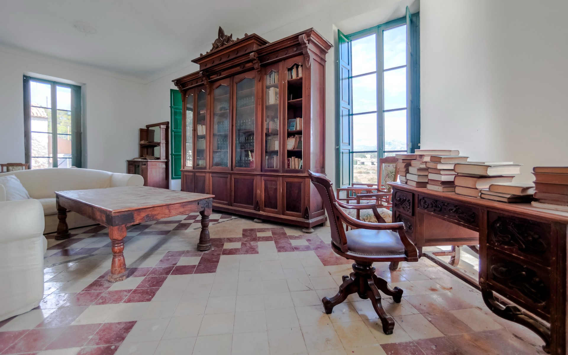 Villa for Sale in Alicante, Alicante