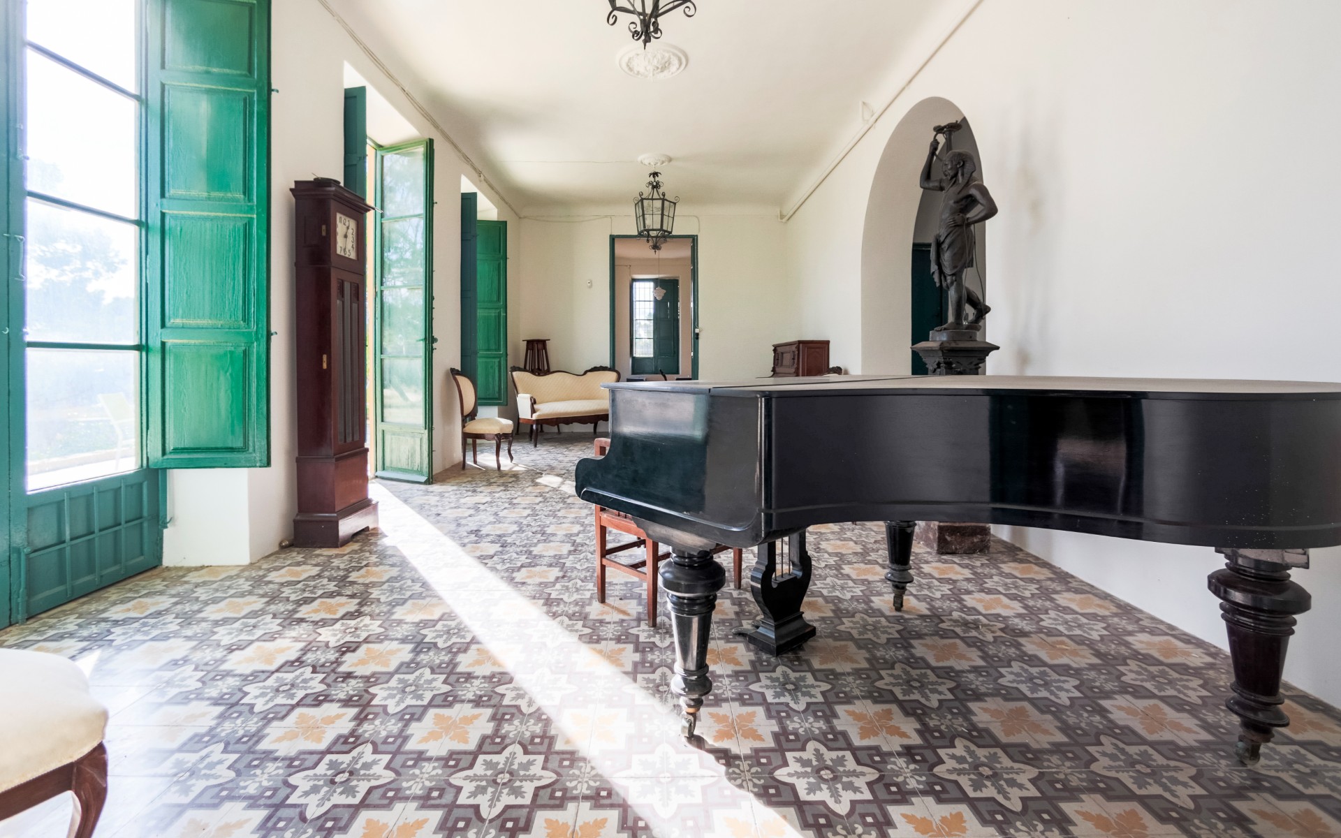 Villa for Sale in Alicante, Alicante