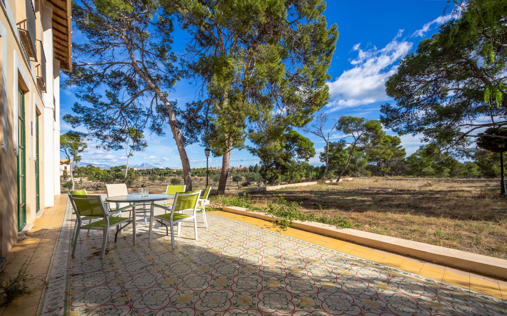 Villa for Sale in Alicante, Alicante