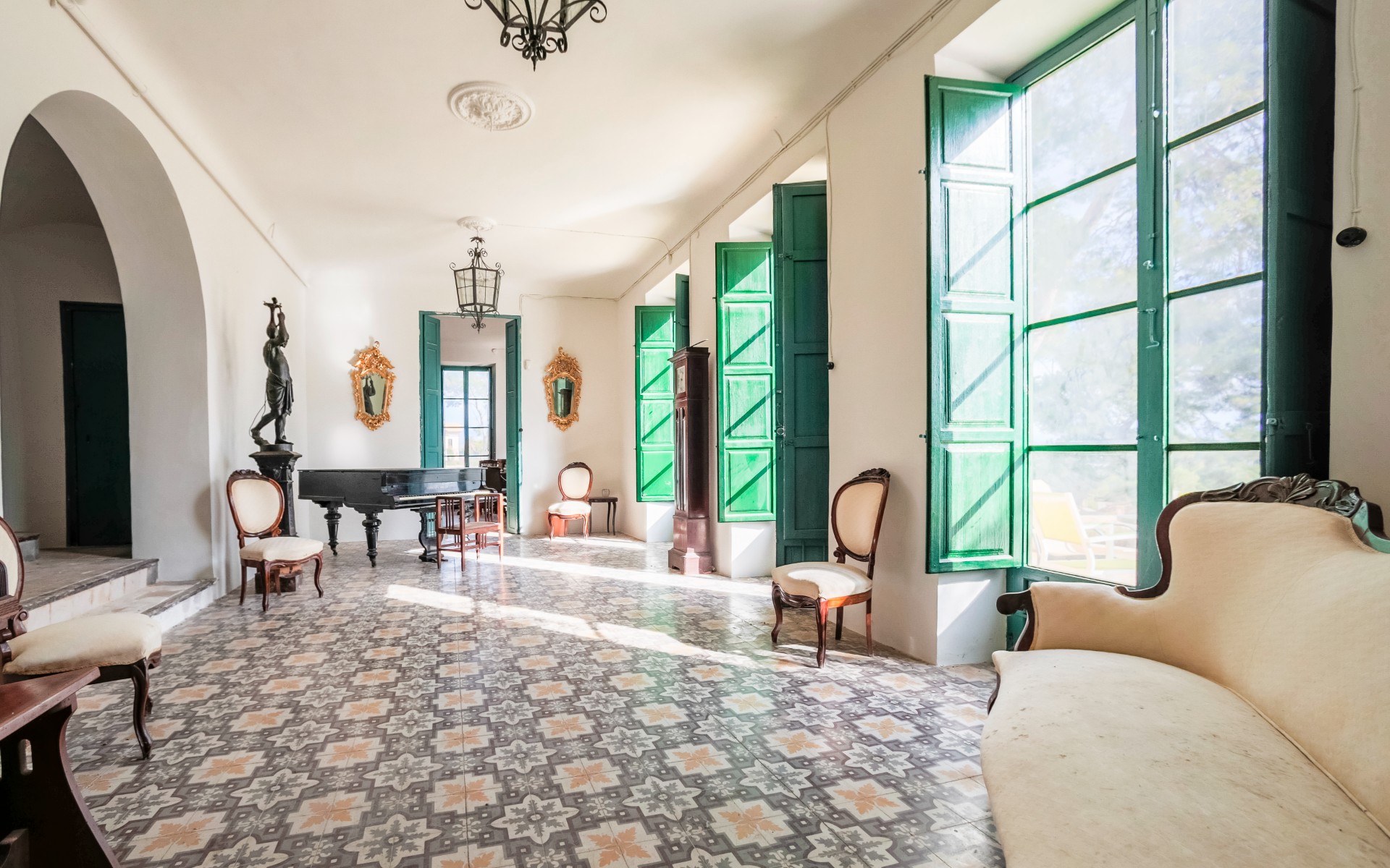 Villa for Sale in Alicante, Alicante