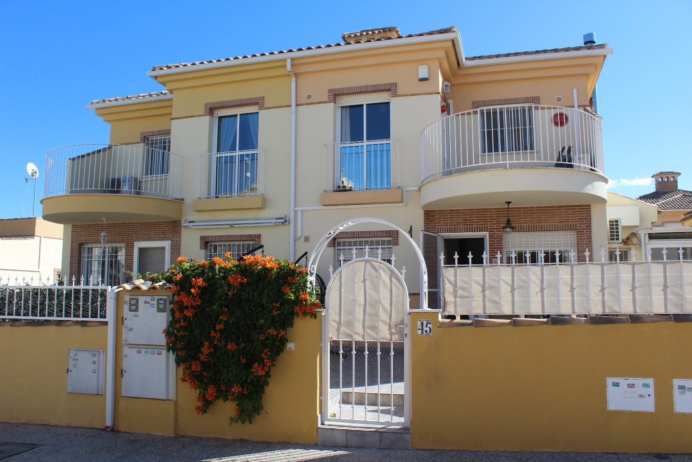 Villa for Sale in Villamartin, Alicante
