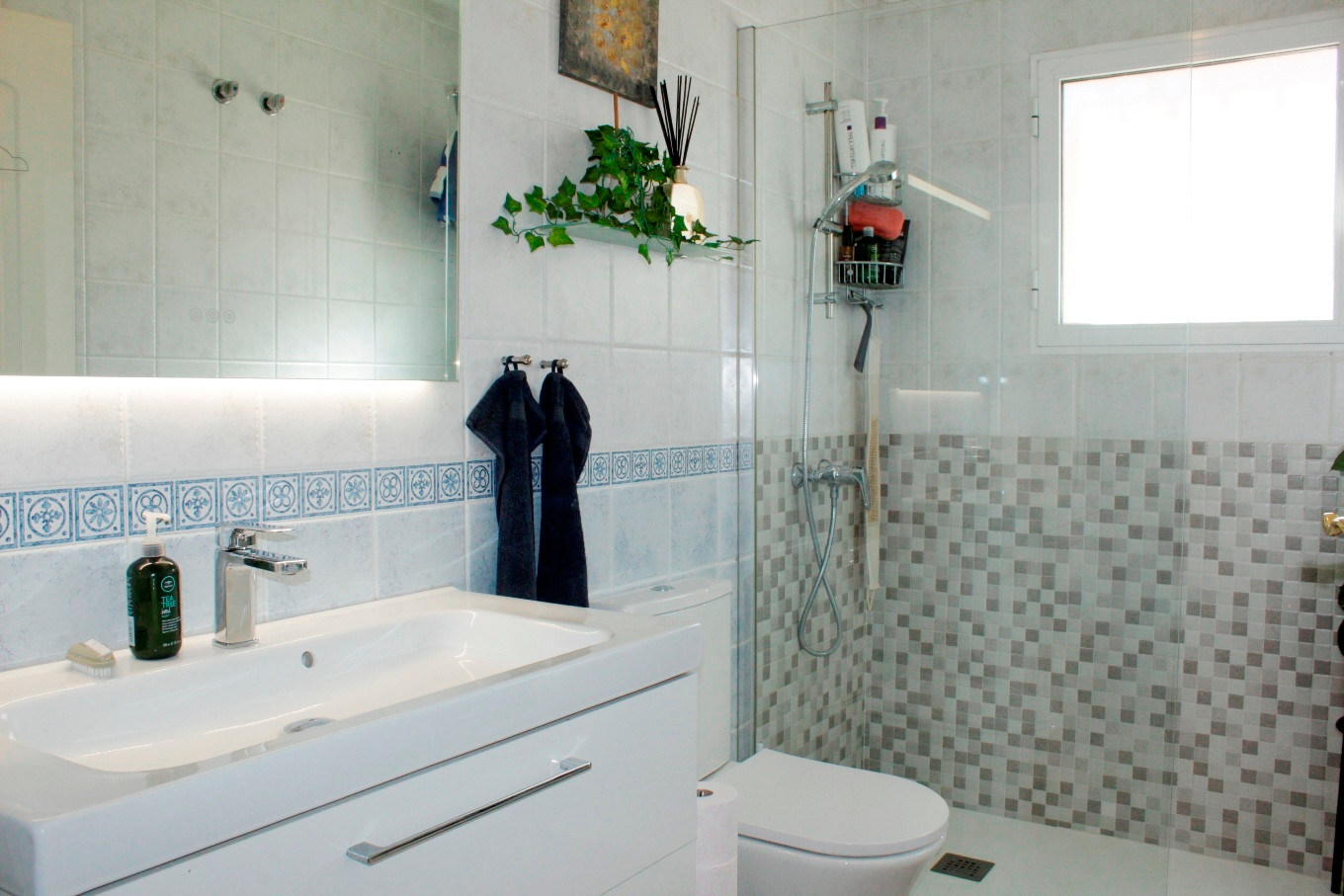 Villa for Sale in Villamartin, Alicante