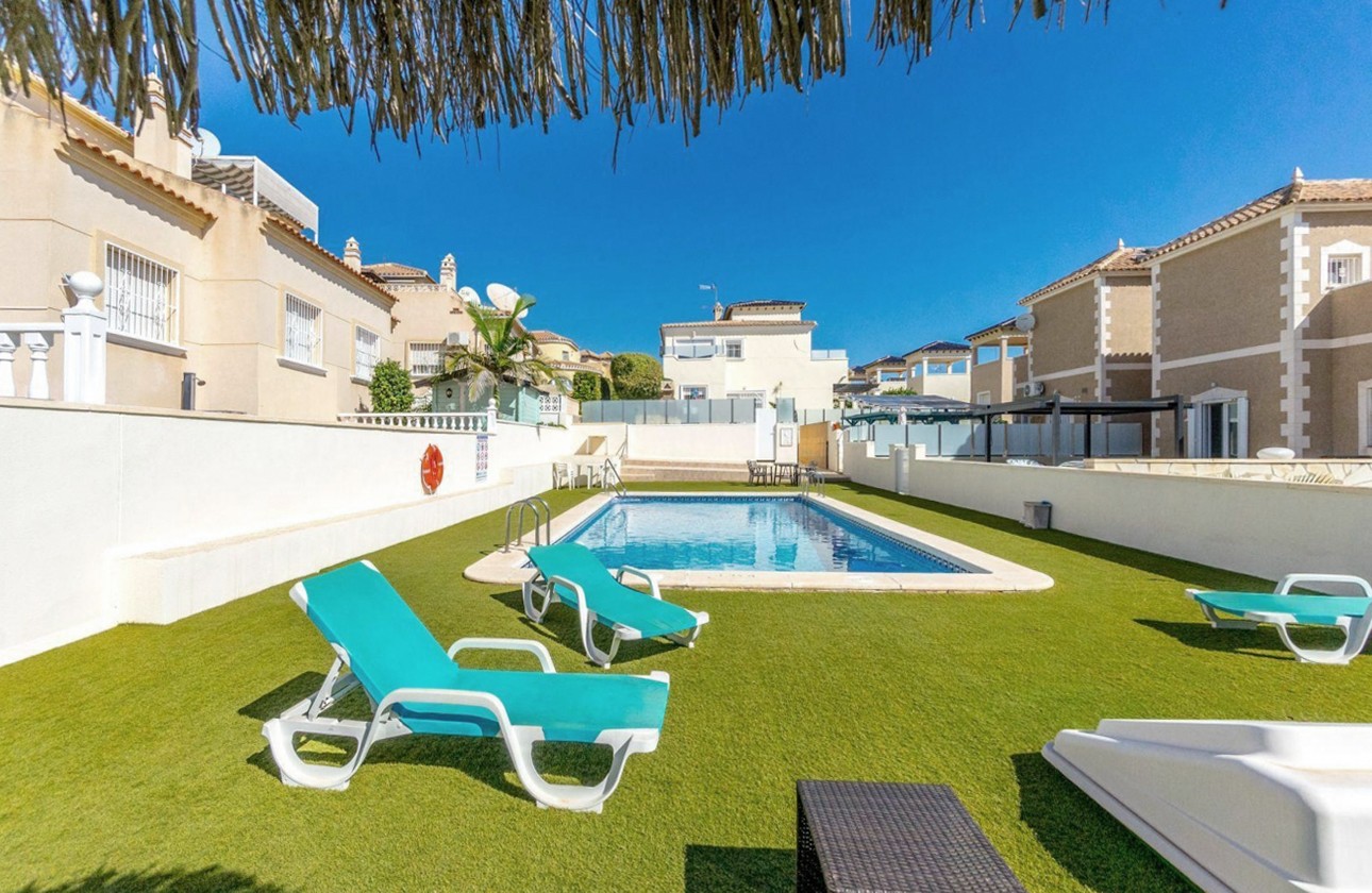 Bungalow for Sale in San Miguel de Salinas, Alicante