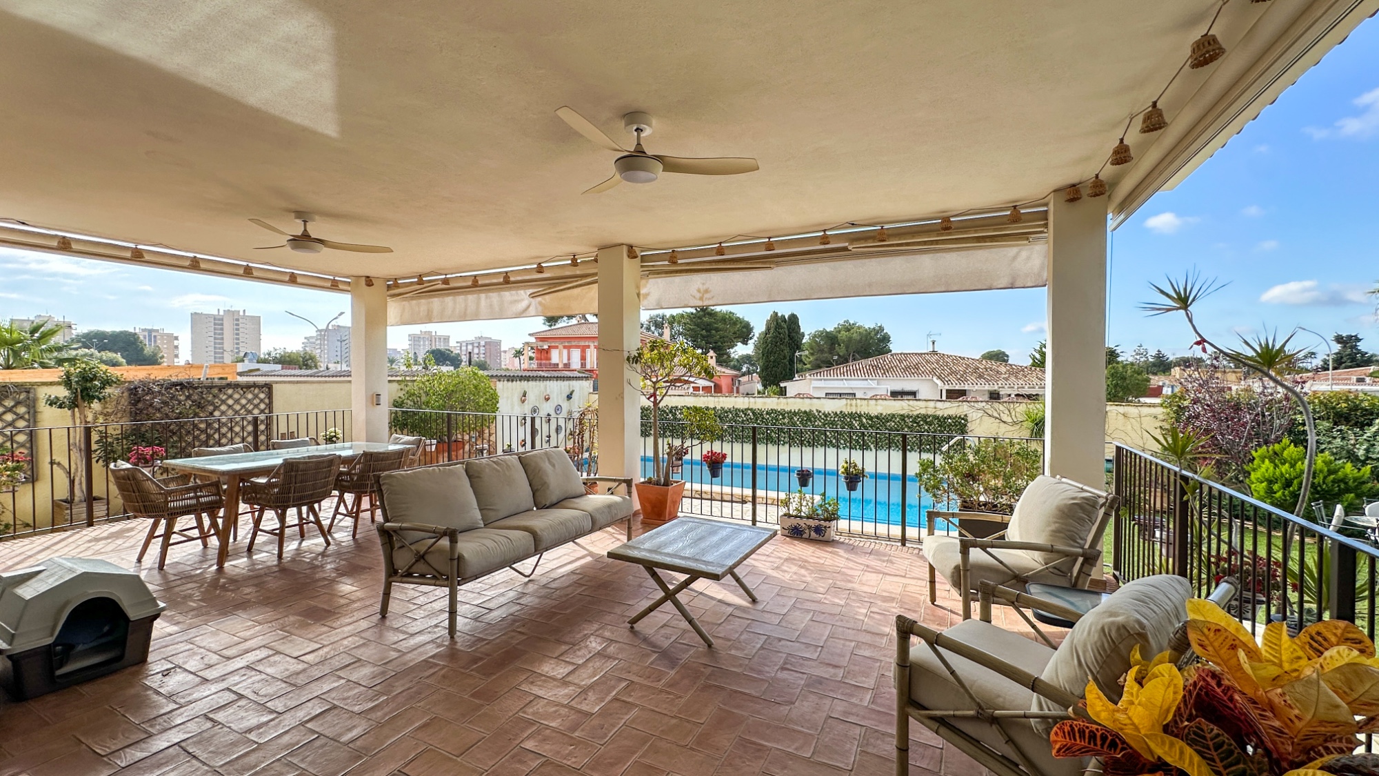Villa for Sale in Dehesa de Campoamor, Alicante