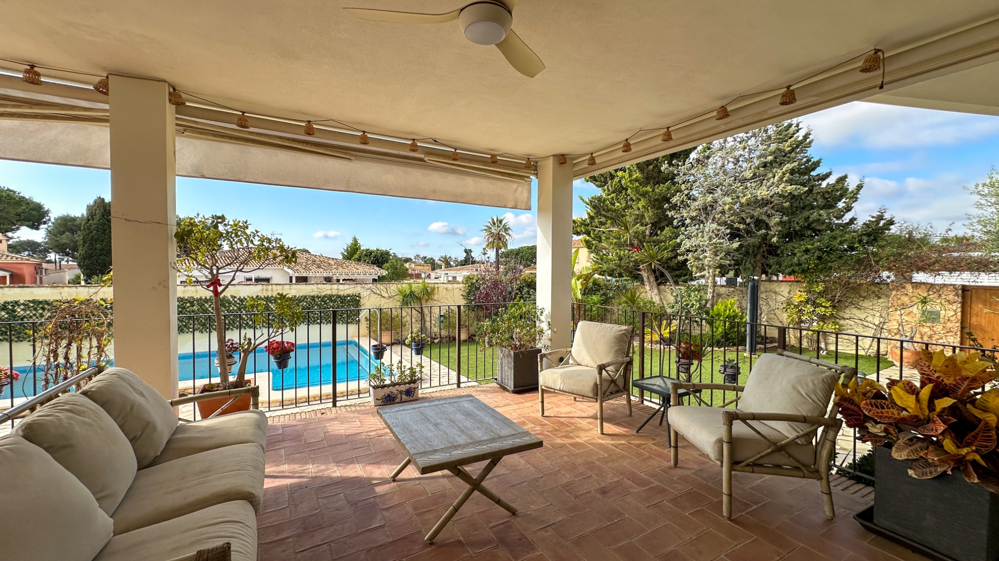 Villa for Sale in Dehesa de Campoamor, Alicante