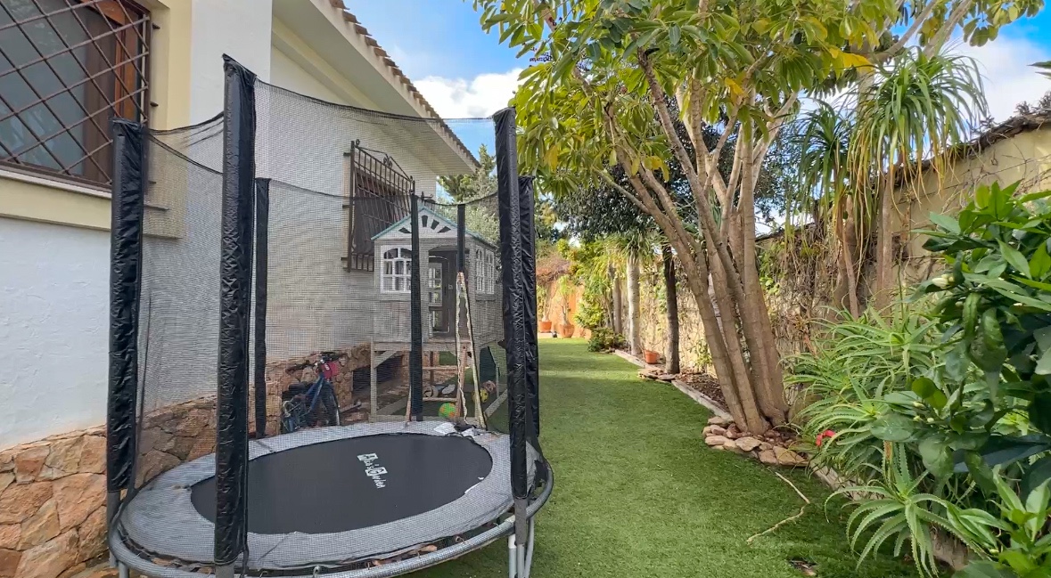 Villa for Sale in Dehesa de Campoamor, Alicante