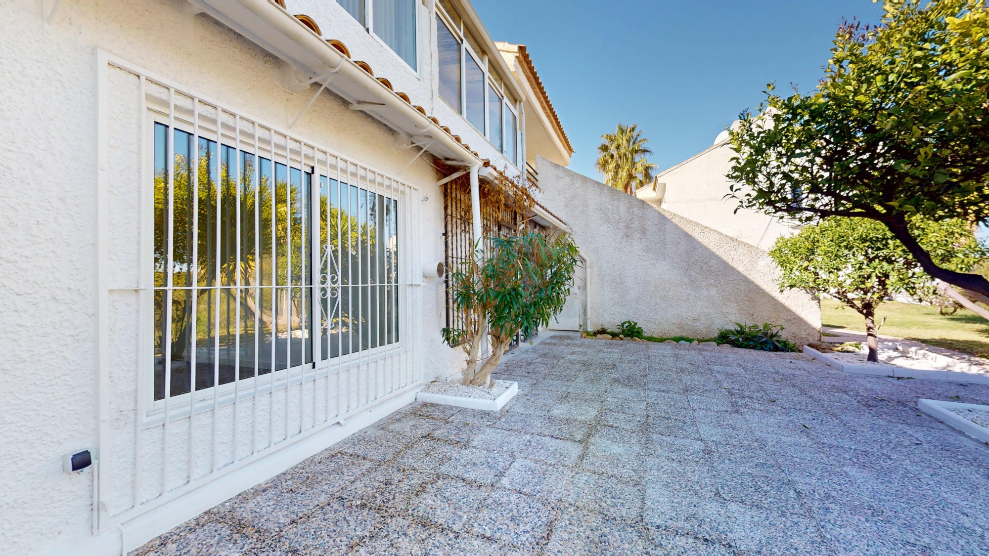 Bungalow for Sale in Villamartin, Alicante