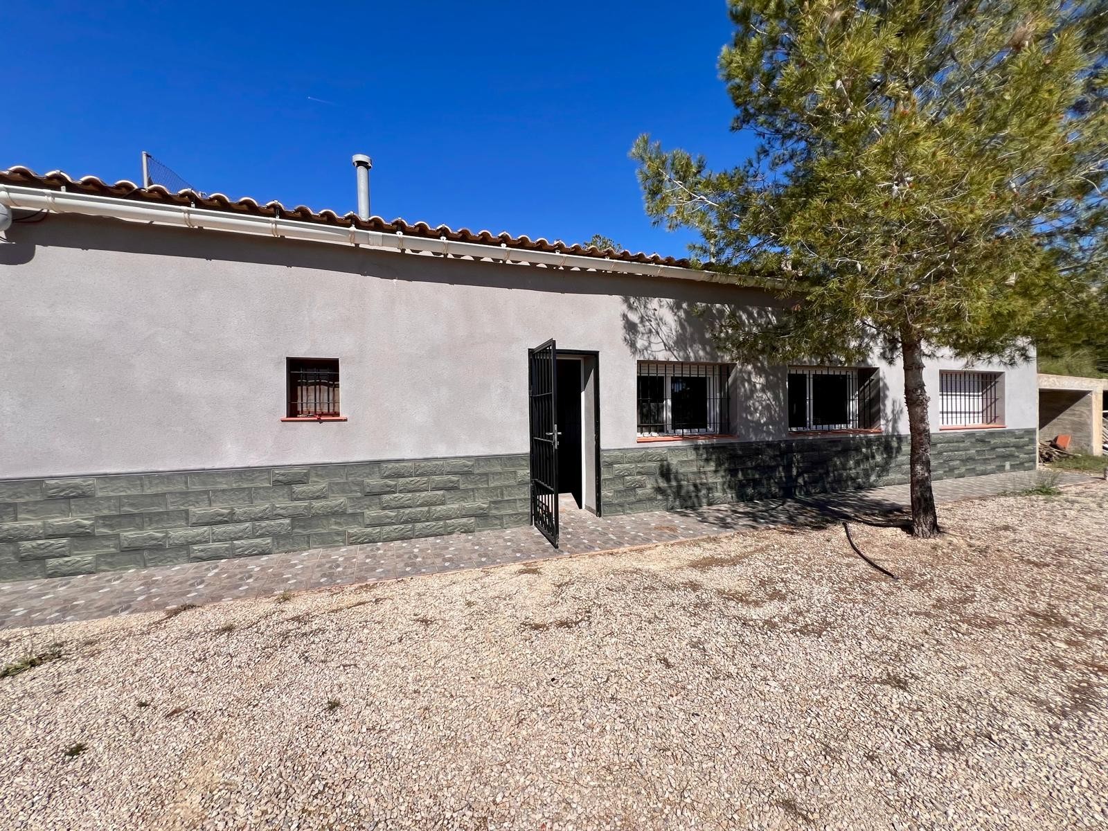 o_1jkggmjk1b8e1nr61uuq1gf3sv21g Country House for Sale in Barinas, Murcia