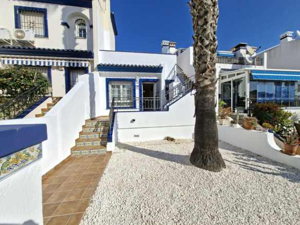 Bungalow for Sale in Villamartin, Alicante