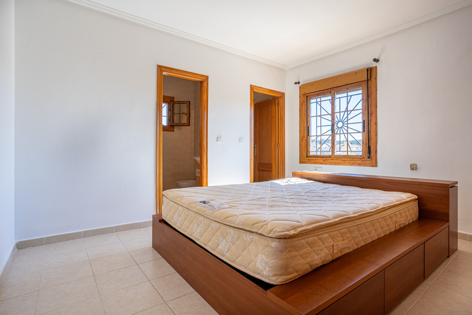 Villa for Sale in Benijofar, Alicante