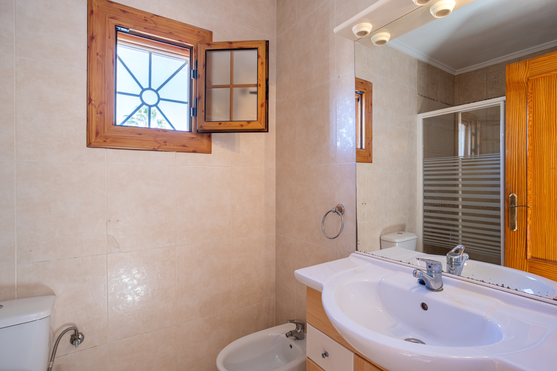 Villa for Sale in Benijofar, Alicante