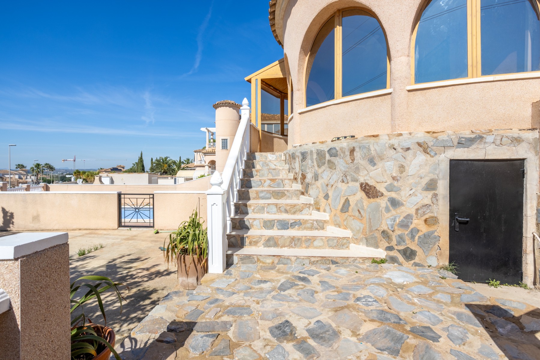 Villa for Sale in Benijofar, Alicante