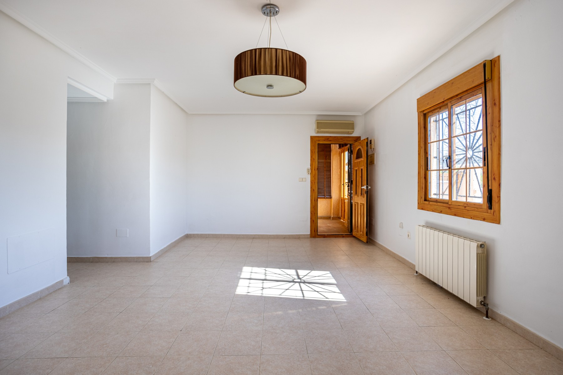 Villa for Sale in Benijofar, Alicante