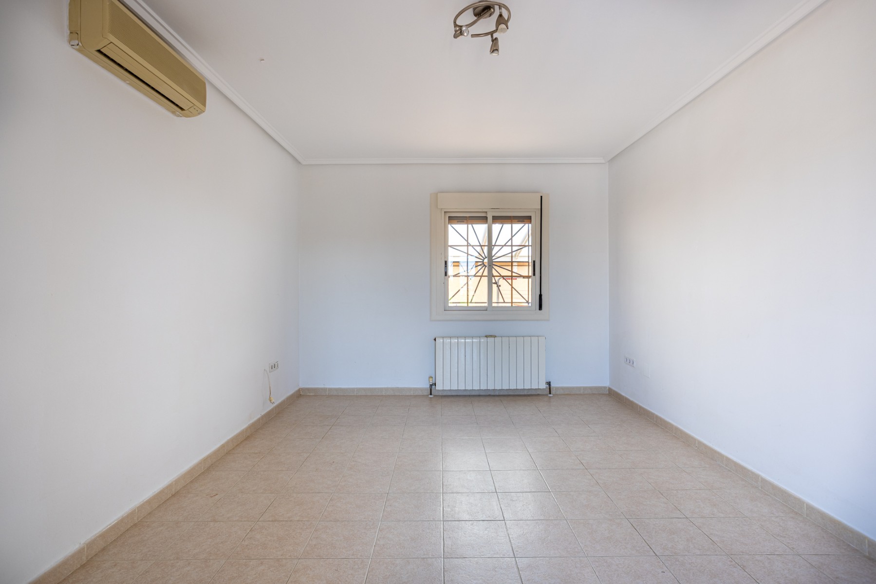Villa for Sale in Benijofar, Alicante