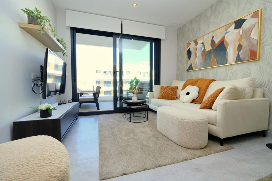 Apartment for Sale in Villamartin, Alicante