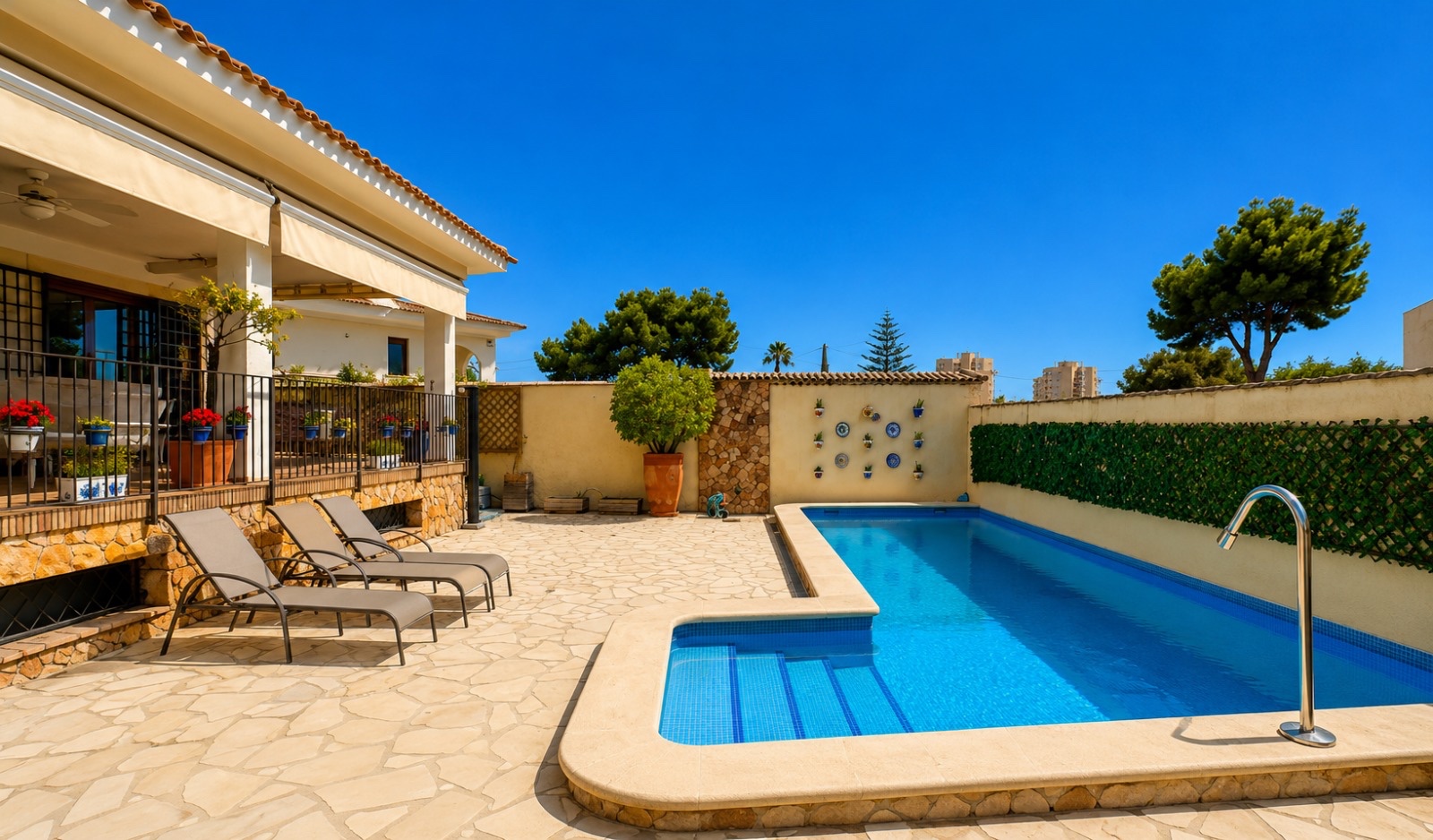 Villa for Sale in Dehesa de Campoamor, Alicante