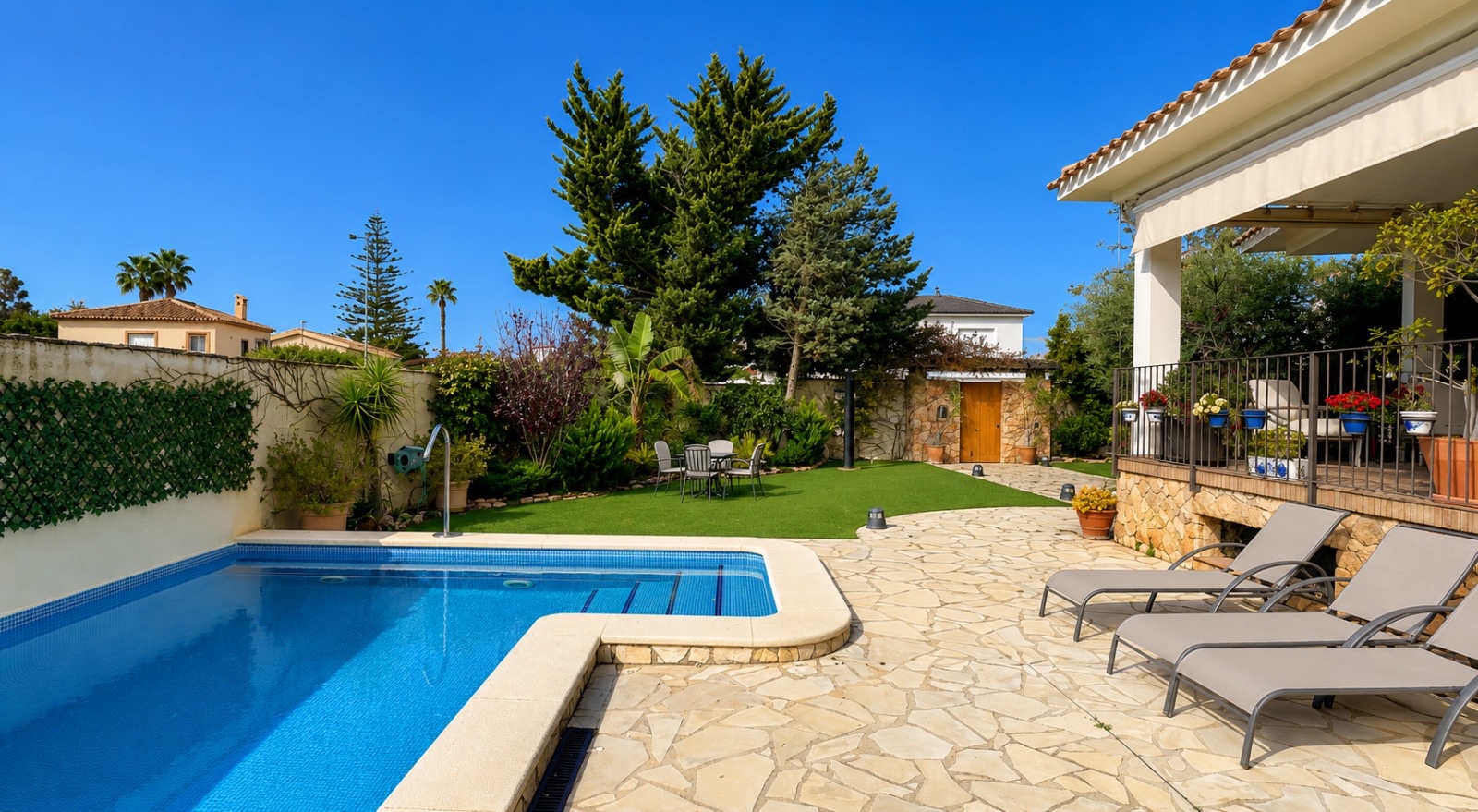 Villa for Sale in Dehesa de Campoamor, Alicante