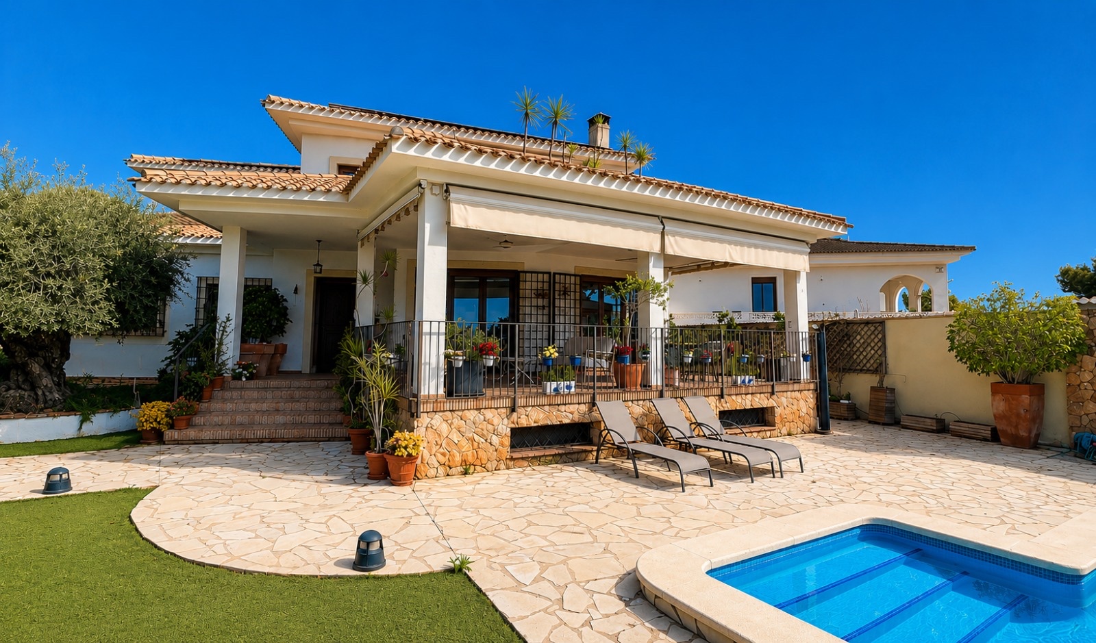 o_1jodrdpbqmkm13cs1kr315vlmgu1o Villa for Sale in Dehesa de Campoamor, Alicante