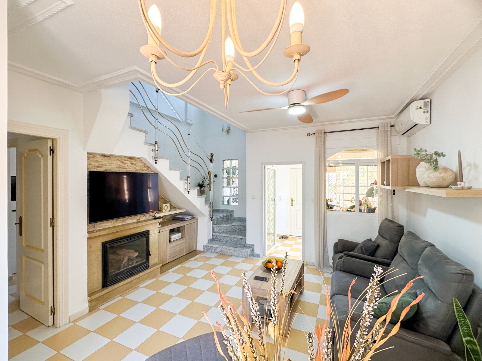 Villa for Sale in Torrevieja, Alicante
