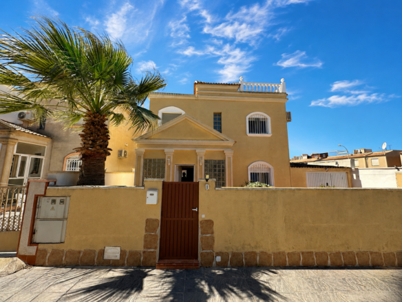 Villa for Sale in Torrevieja, Alicante