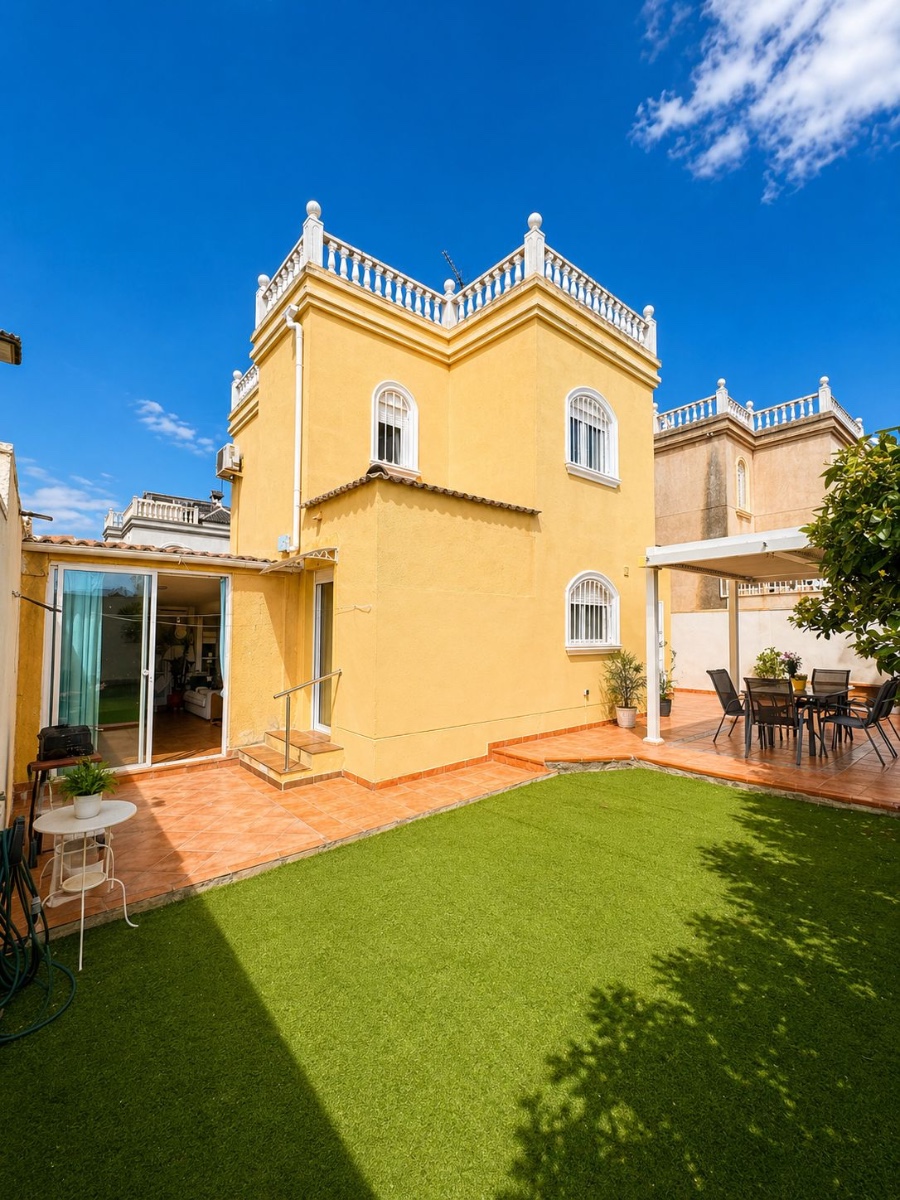 Villa for Sale in Torrevieja, Alicante