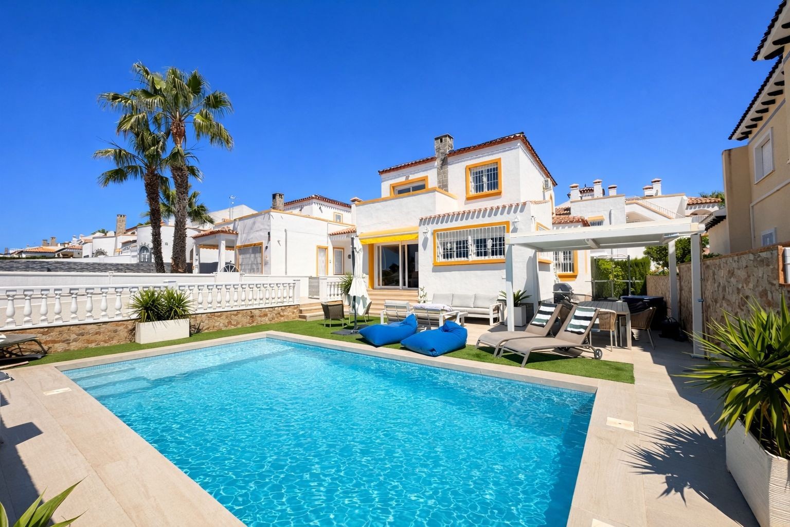 Villa for Sale in Los Dolses, Alicante