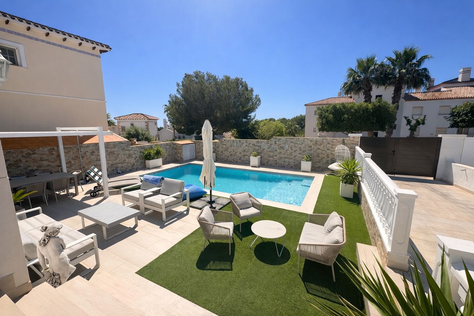 Villa for Sale in Los Dolses, Alicante