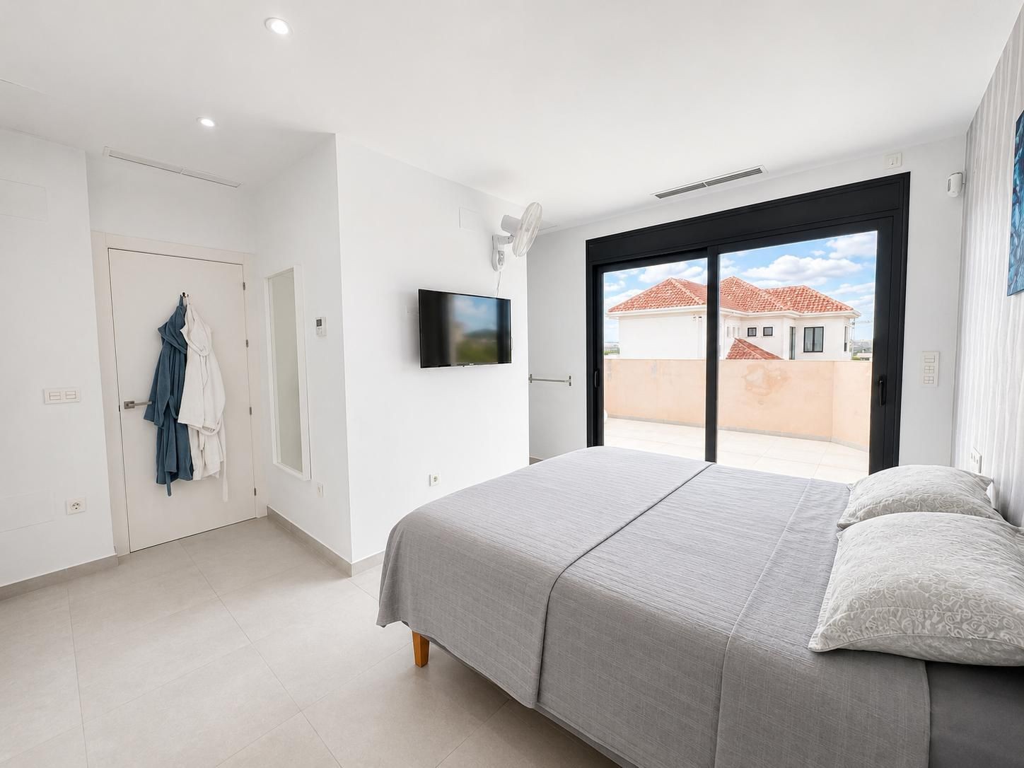 Villa for Sale in Benijofar, Alicante