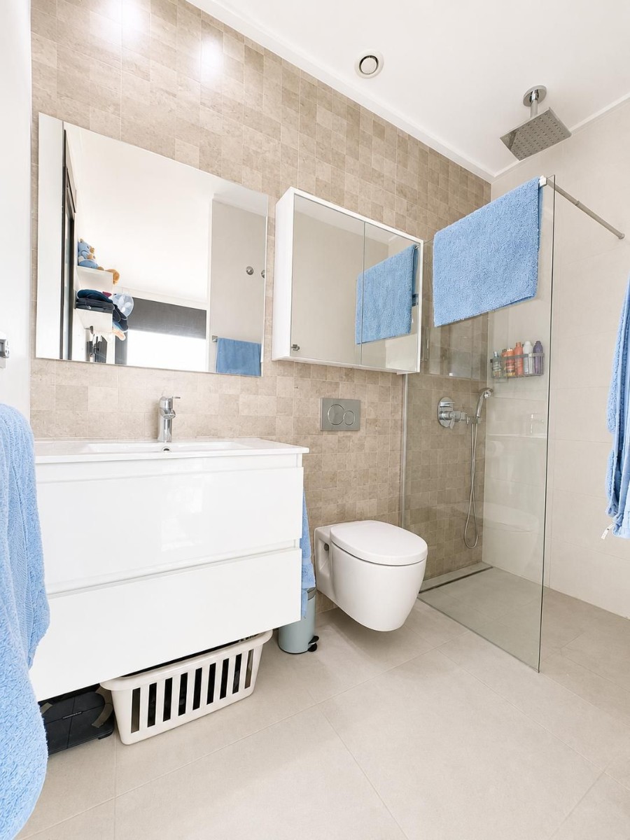 Villa for Sale in Benijofar, Alicante