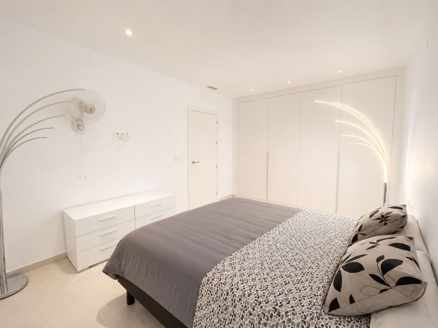 Villa for Sale in Benijofar, Alicante