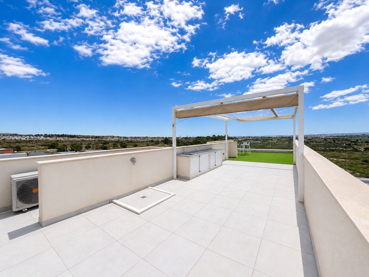 Villa for Sale in Benijofar, Alicante