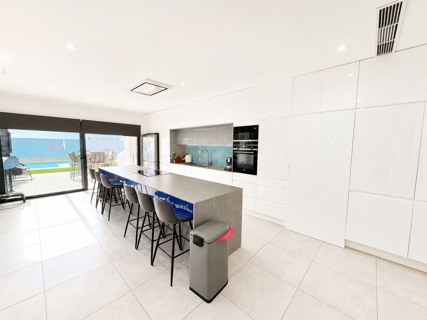 Villa for Sale in Benijofar, Alicante