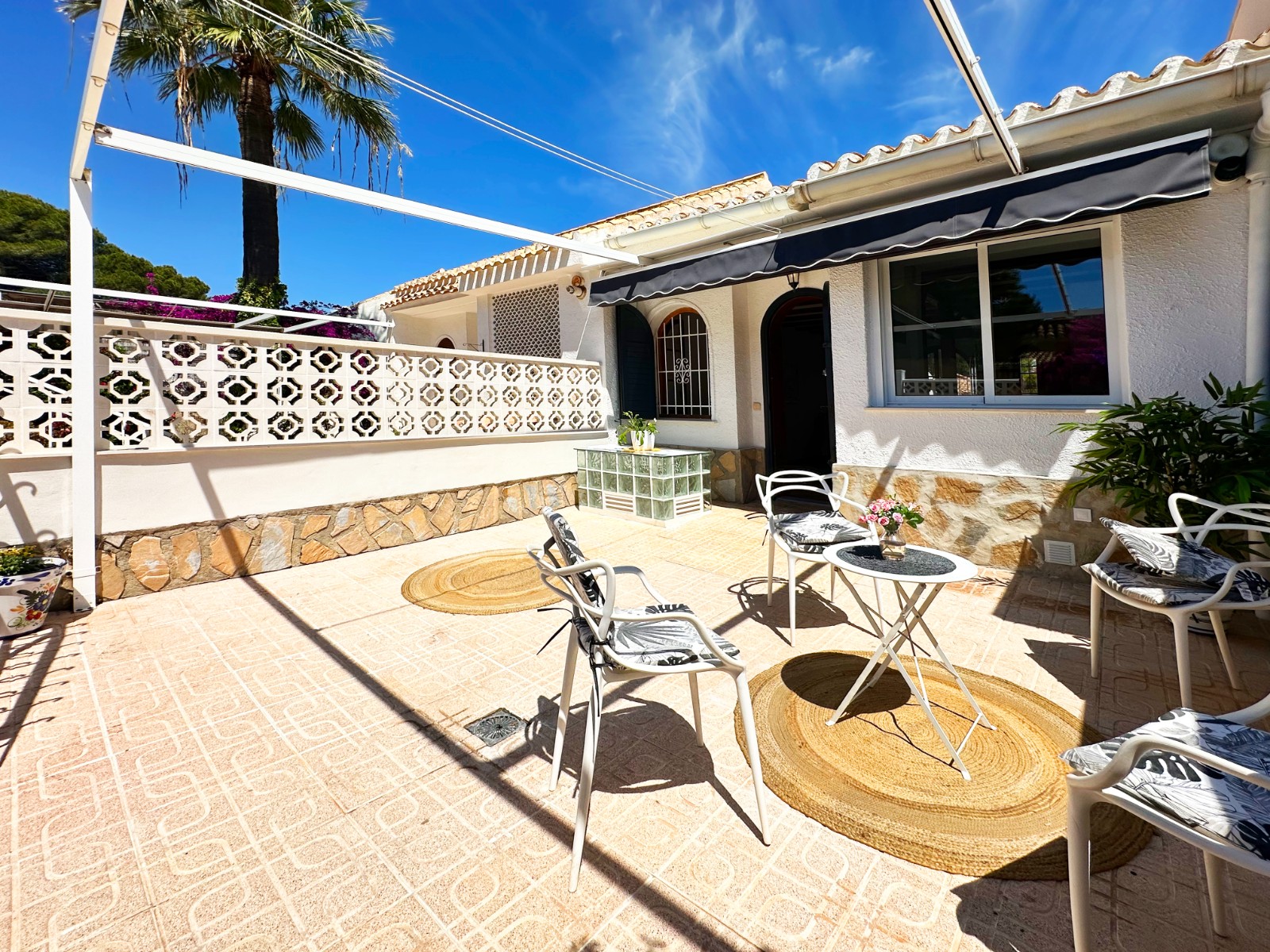 o_1jovoc97t394fr11iruhem1uan35 Town House for Sale in Orihuela Costa, Alicante