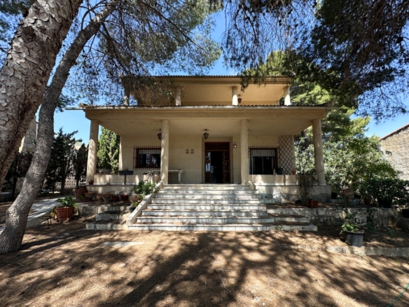 Villa for Sale in Torrevieja, Alicante