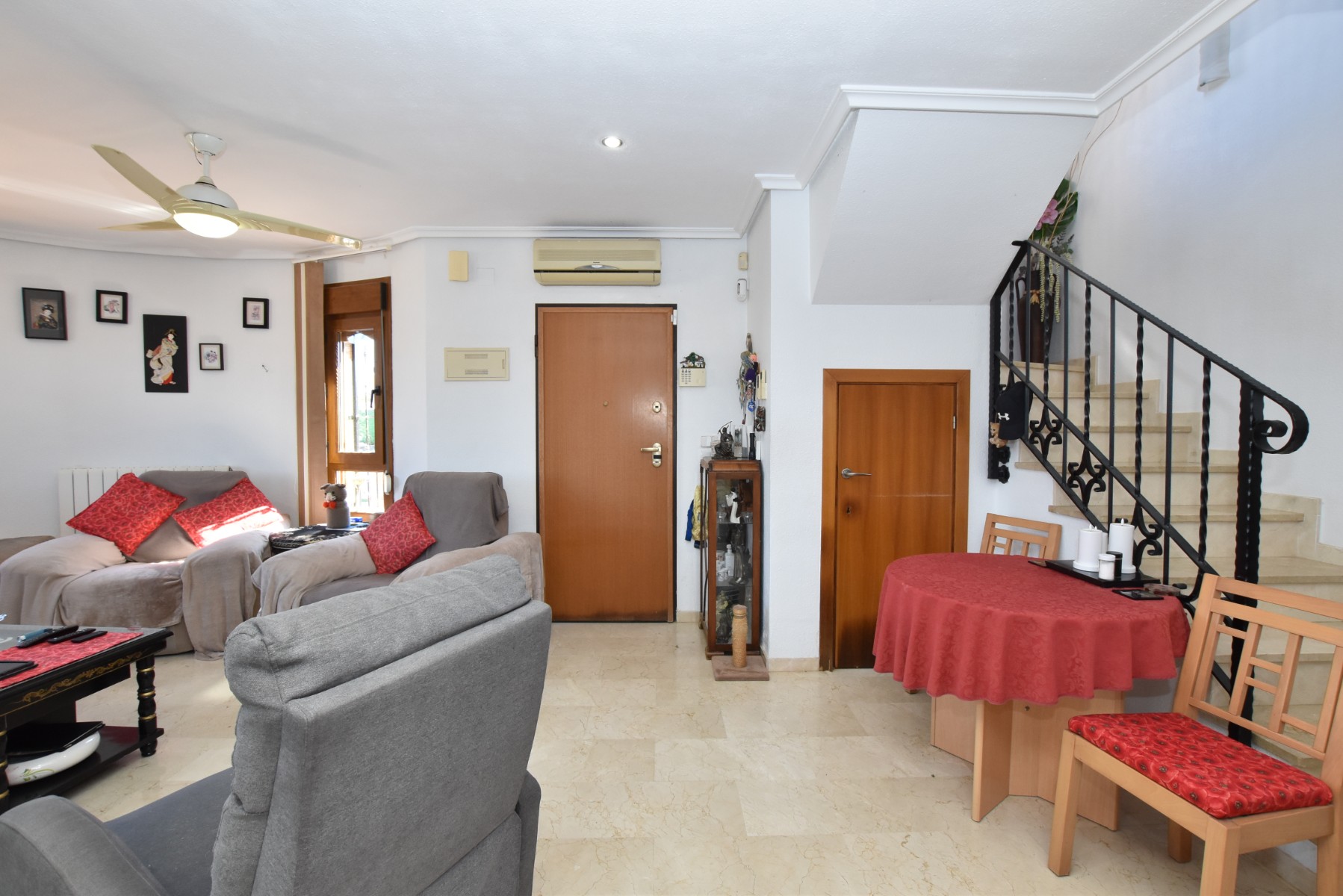Villa for Sale in Algorfa, Alicante