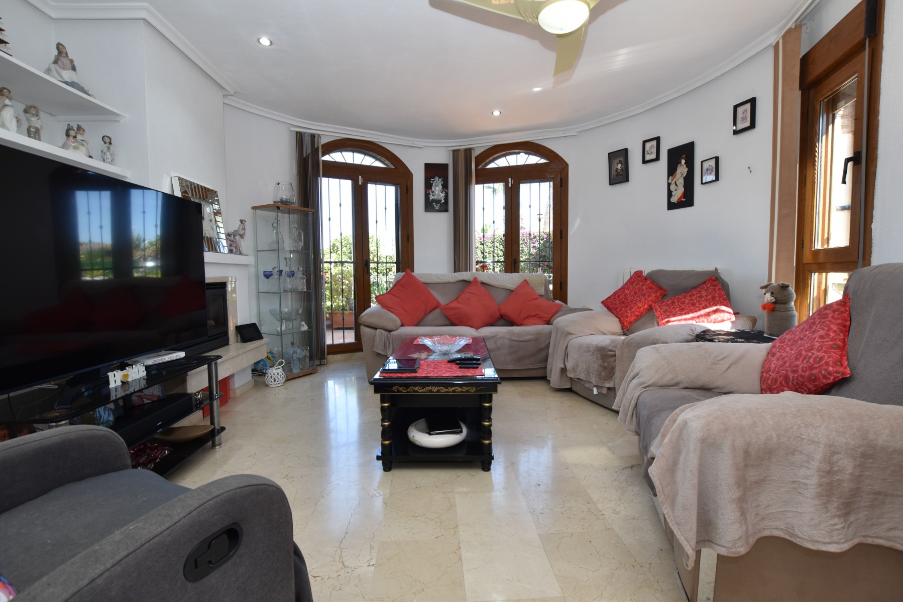 Villa for Sale in Algorfa, Alicante