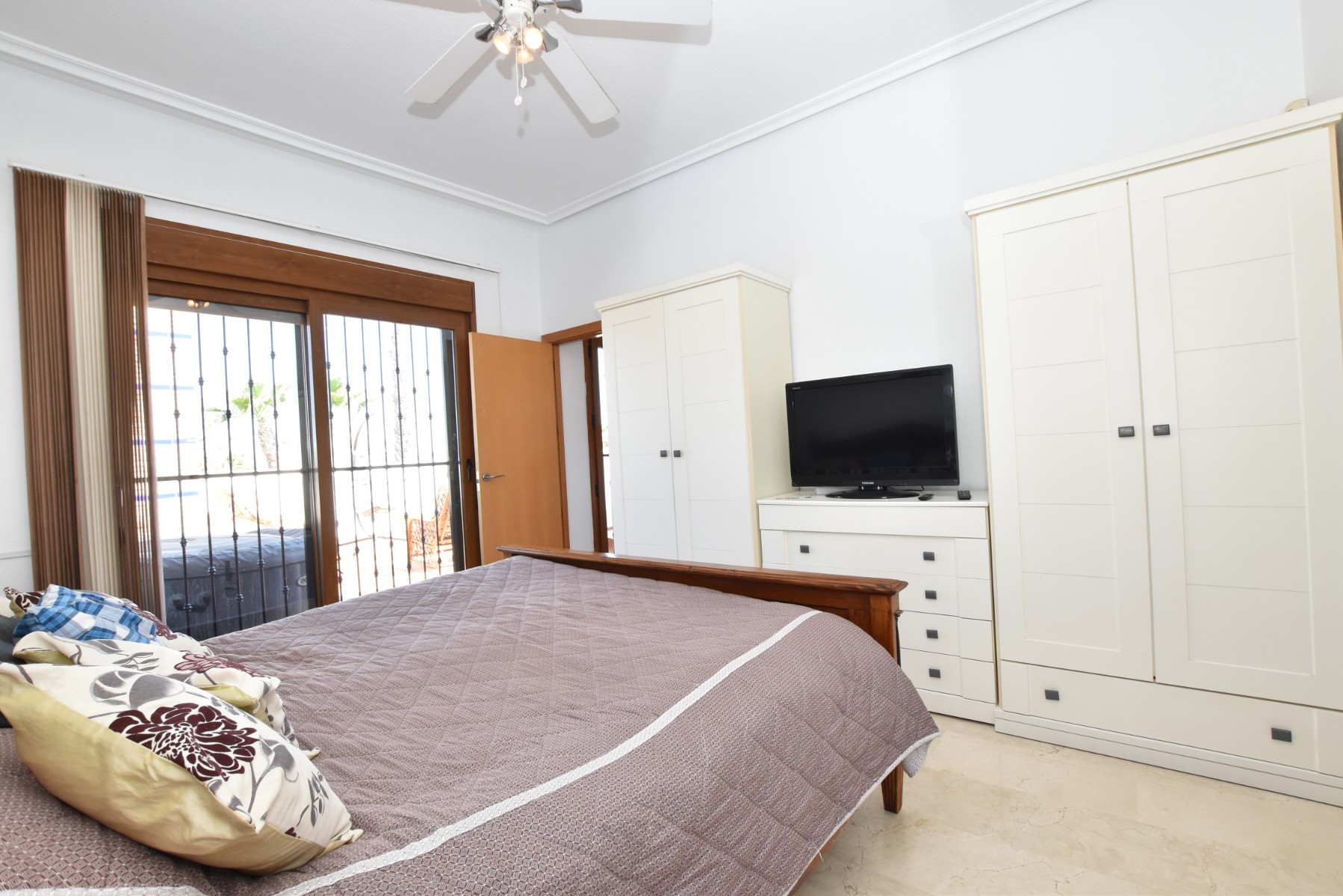 Villa for Sale in Algorfa, Alicante